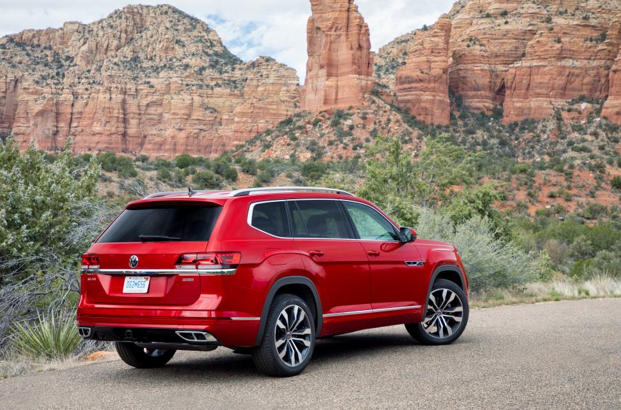  Volkswagen Atlas SEL V6 Premium 4Motion R-Line 2020 года  (фото 13 из 30)